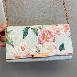 Ted Baker white floral wallet purse with rose gold hardware. Can use as clutch